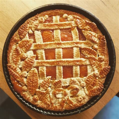Asal Banoo Apricot Pie