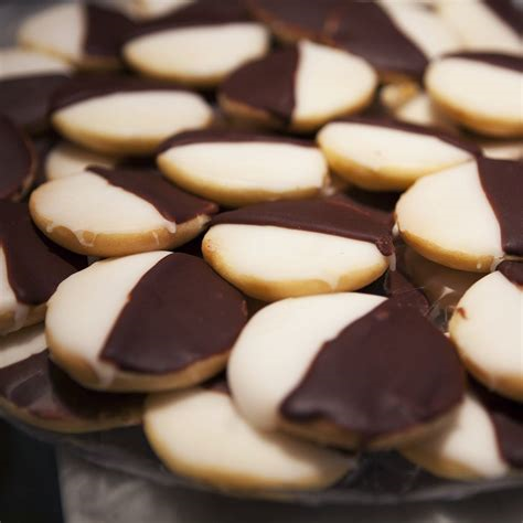 Schwarts Mini Black & White Cookies P